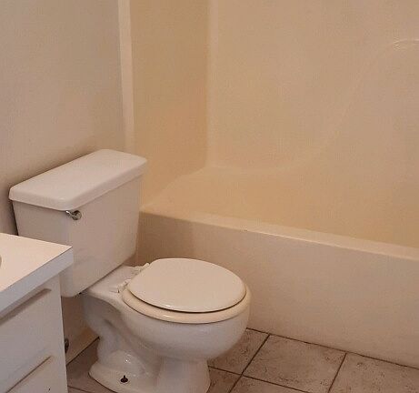 3rd image of 301 Ebenezer Ave #C
