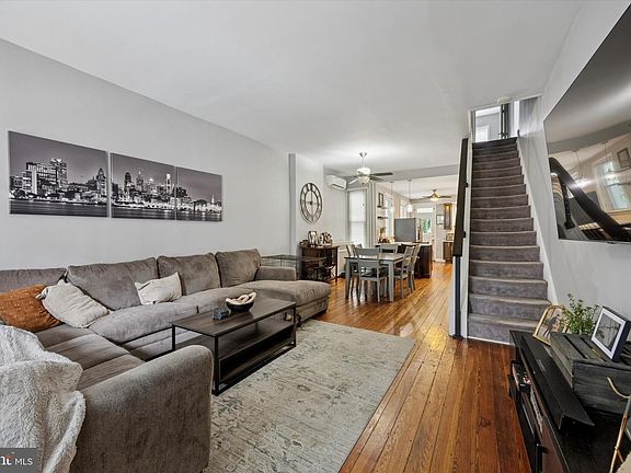 5th image of 107 W Salaignac St