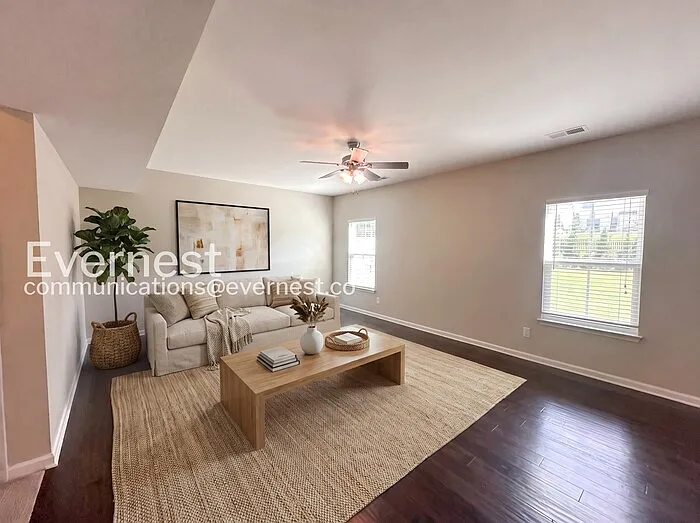 206 Welcombe St — Photo 4