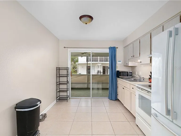 1003 Dora Ave — Photo 5