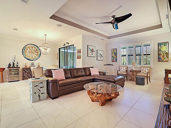 5th image of 1633 Willows Square