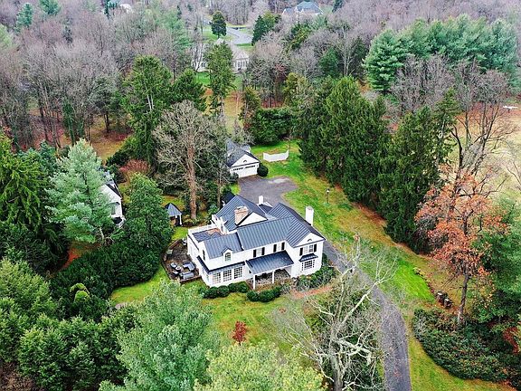 2nd image of 230 Masons Ln SE