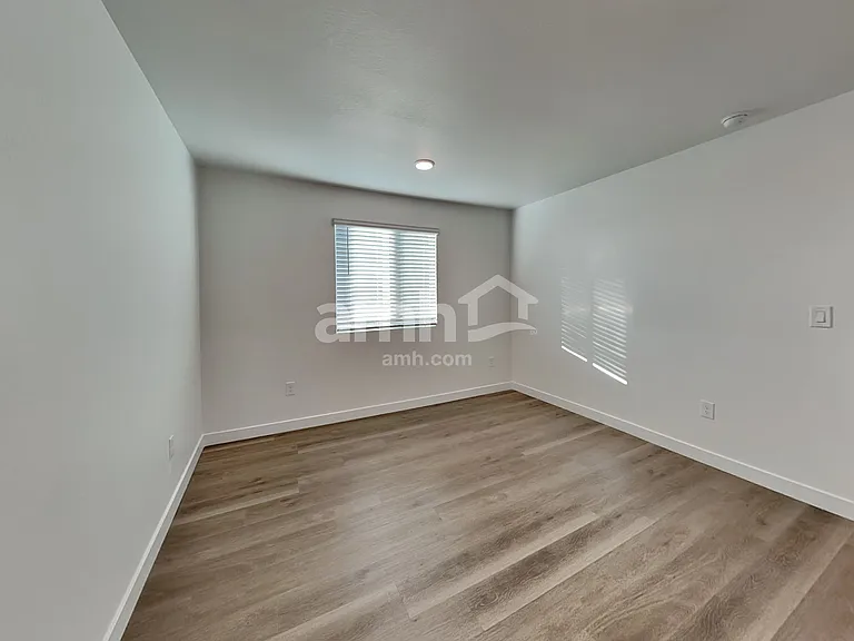 6971 N 125th Dr — Photo 21