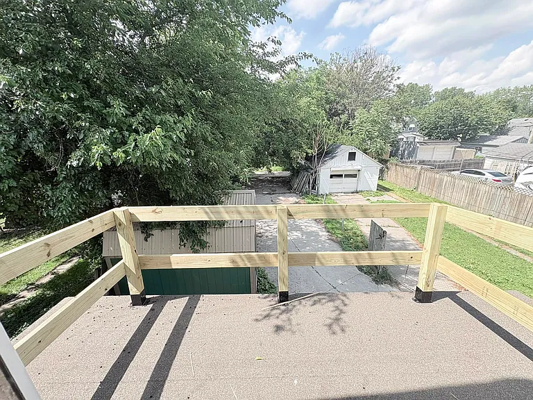 2552 Foraker Ave — Photo 2