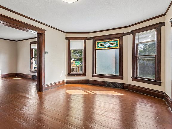 4th image of 422 N 8th St