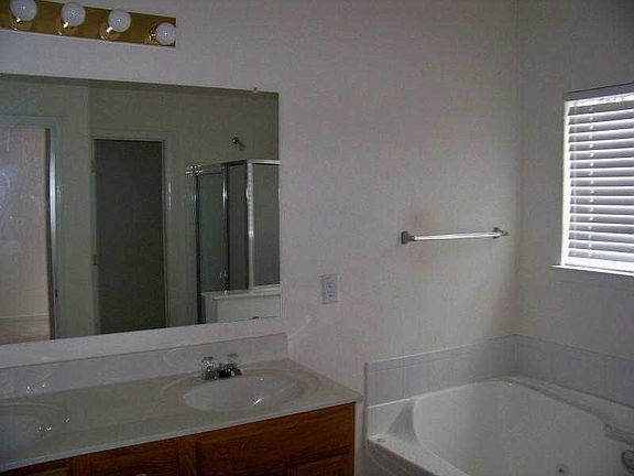 5th image of 120 Greenland Dr