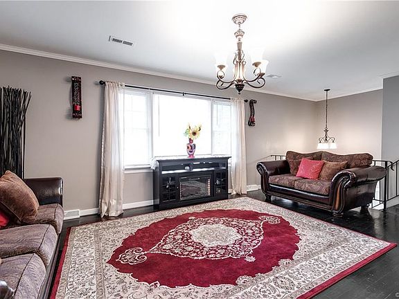 4th image of 110 Brundidge Cir