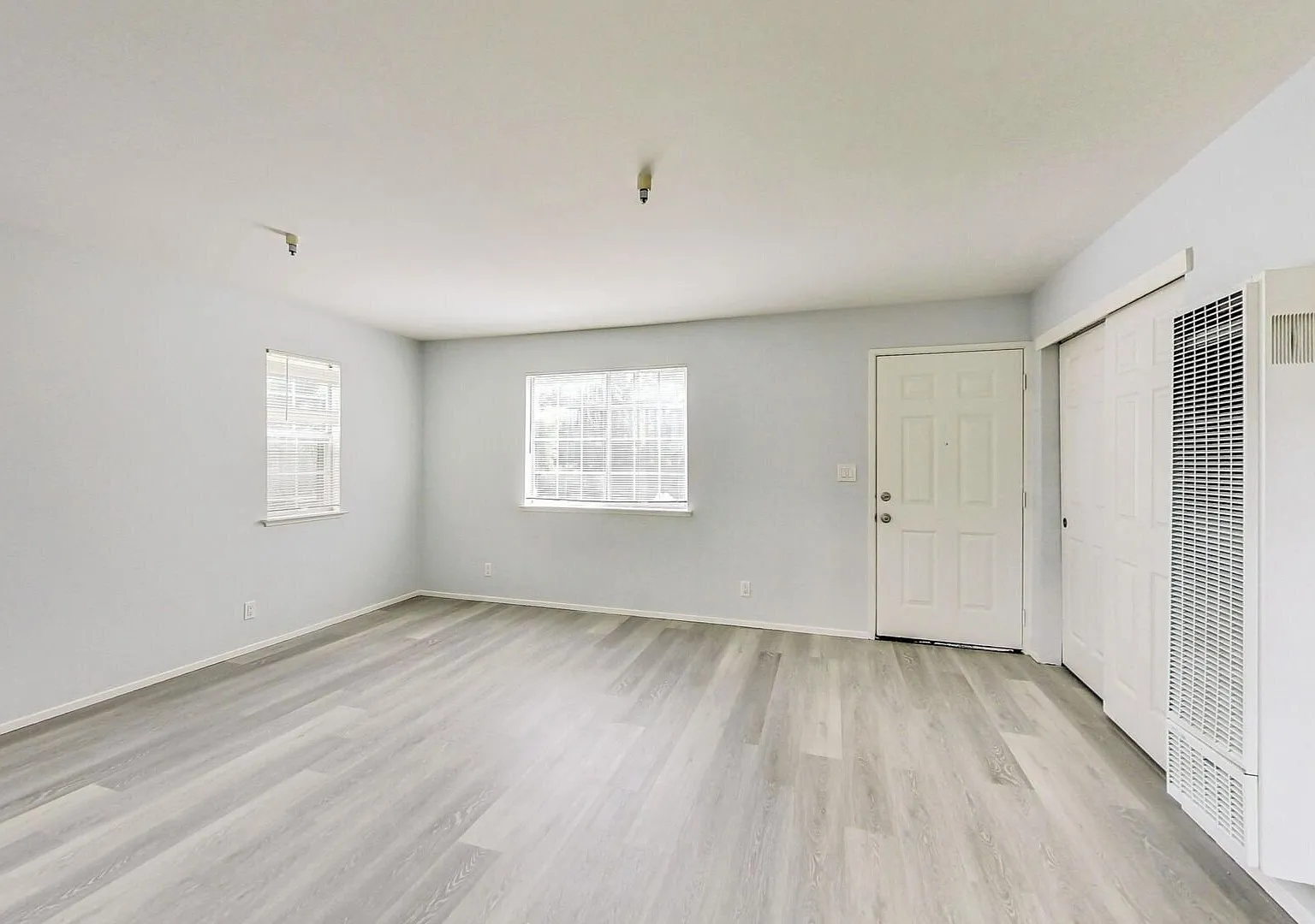 Beautifully Renovated 3BD/1BA in Oakland's Sausal Creek Neighborhood — Photo 3