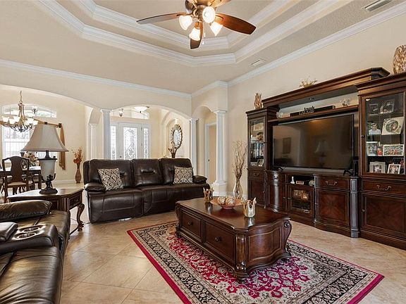 5th image of 60 Fenimore Ln