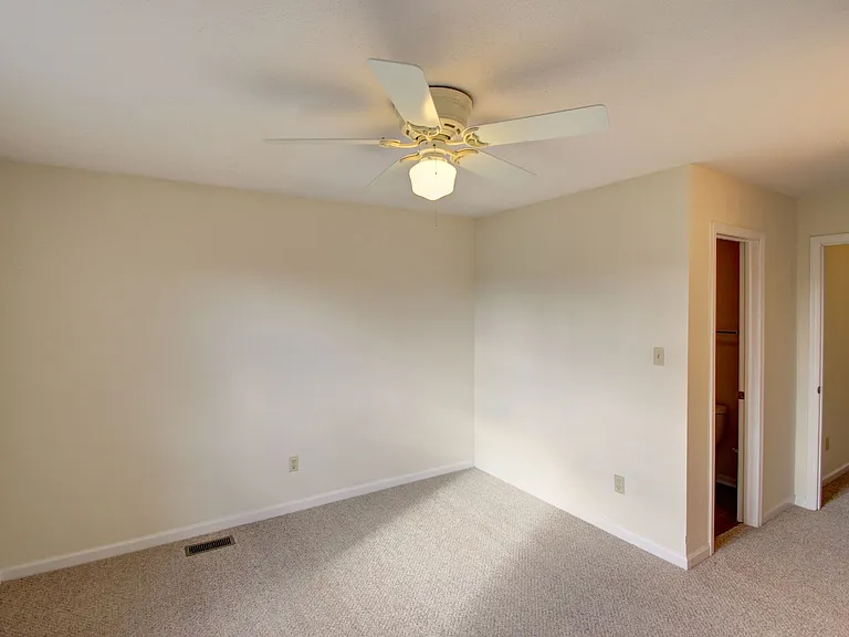 988 Clarizz Blvd S — Photo 21