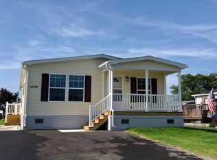 1026 Fernwood Dr, Lockport, NY 14094