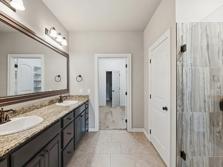 1735 S Peoria Ave #B — Photo 8