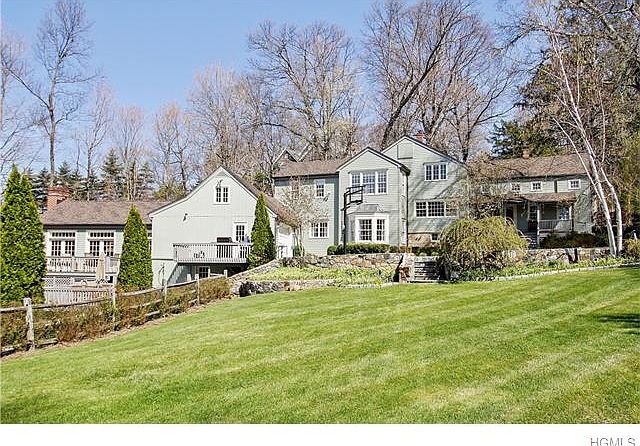 2nd image of 7 Whippoorwill Rd