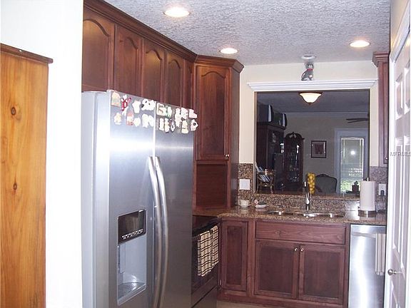 3rd image of 601 Gallery Dr APT 3
