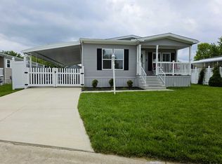 407 Pin Oak Cir, Elyria, OH 44035