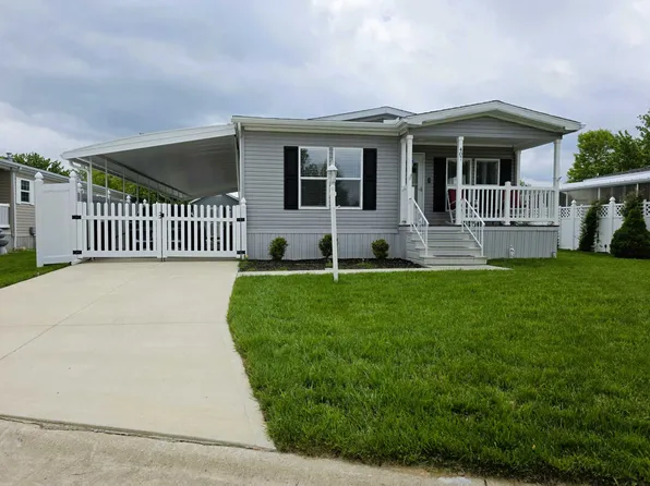 407 Pin Oak Cir, Elyria, OH 44035