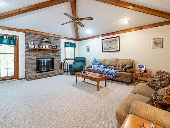 2nd image of 7504 Crabtree Dr