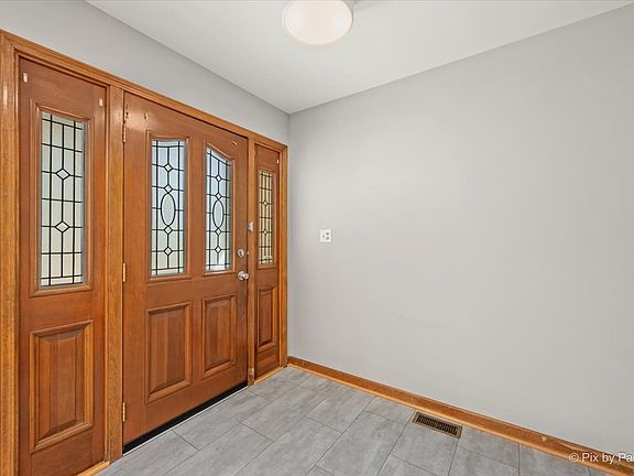 3rd image of 1305 Sequoia Rd