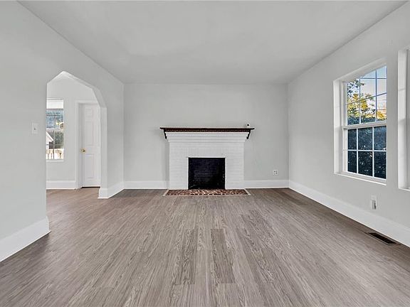 5th image of 8411 Chesapeake Blvd