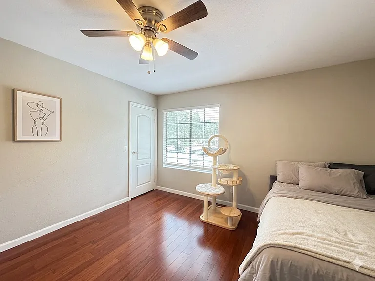 12079 Alta Carmel Ct — Photo 13