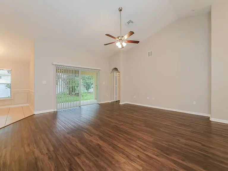 426 Disston Ave — Photo 6