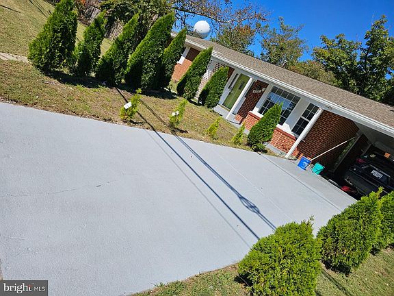 2nd image of 2714 Rose Valley Dr