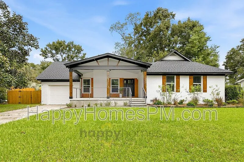 111 Flicker Ln