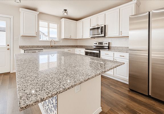 3rd image of 6135 Willow Point Blvd