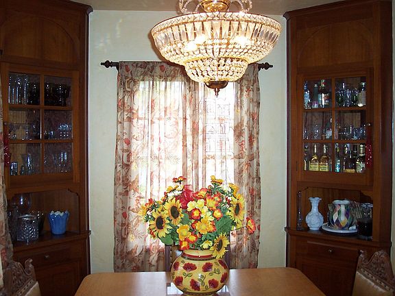 Breakfast room with built-in cabinets
