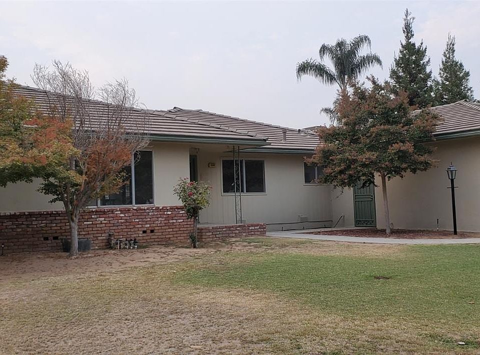 2nd image of 1532 W Tenaya Way