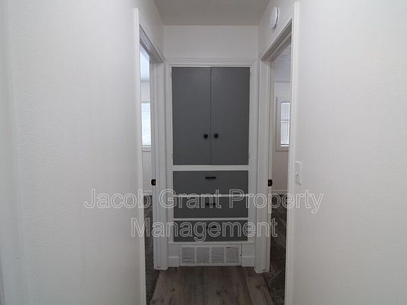5th image of 1703 Raymond Dr