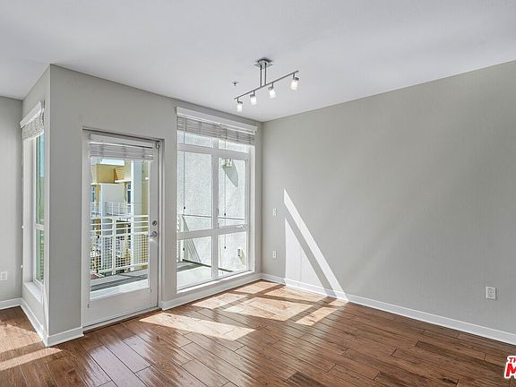3rd image of 21301 Erwin St Unit 508