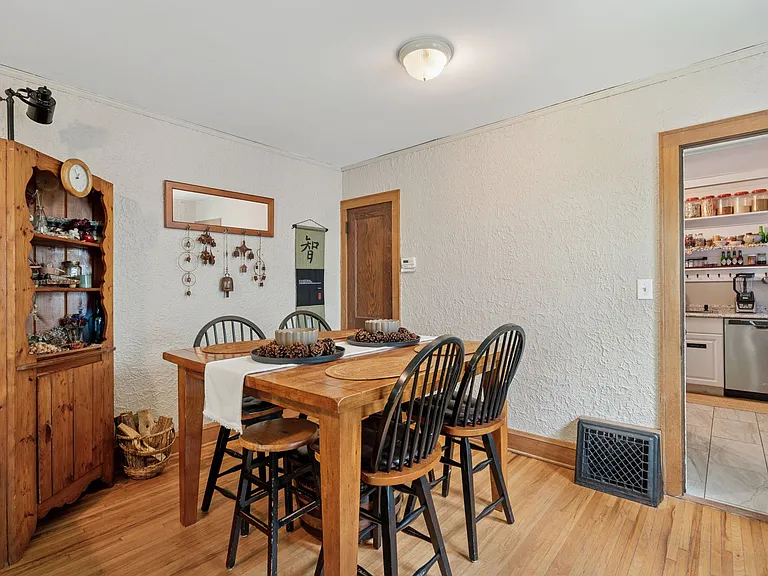 1672 Randolph Ave — Photo 9