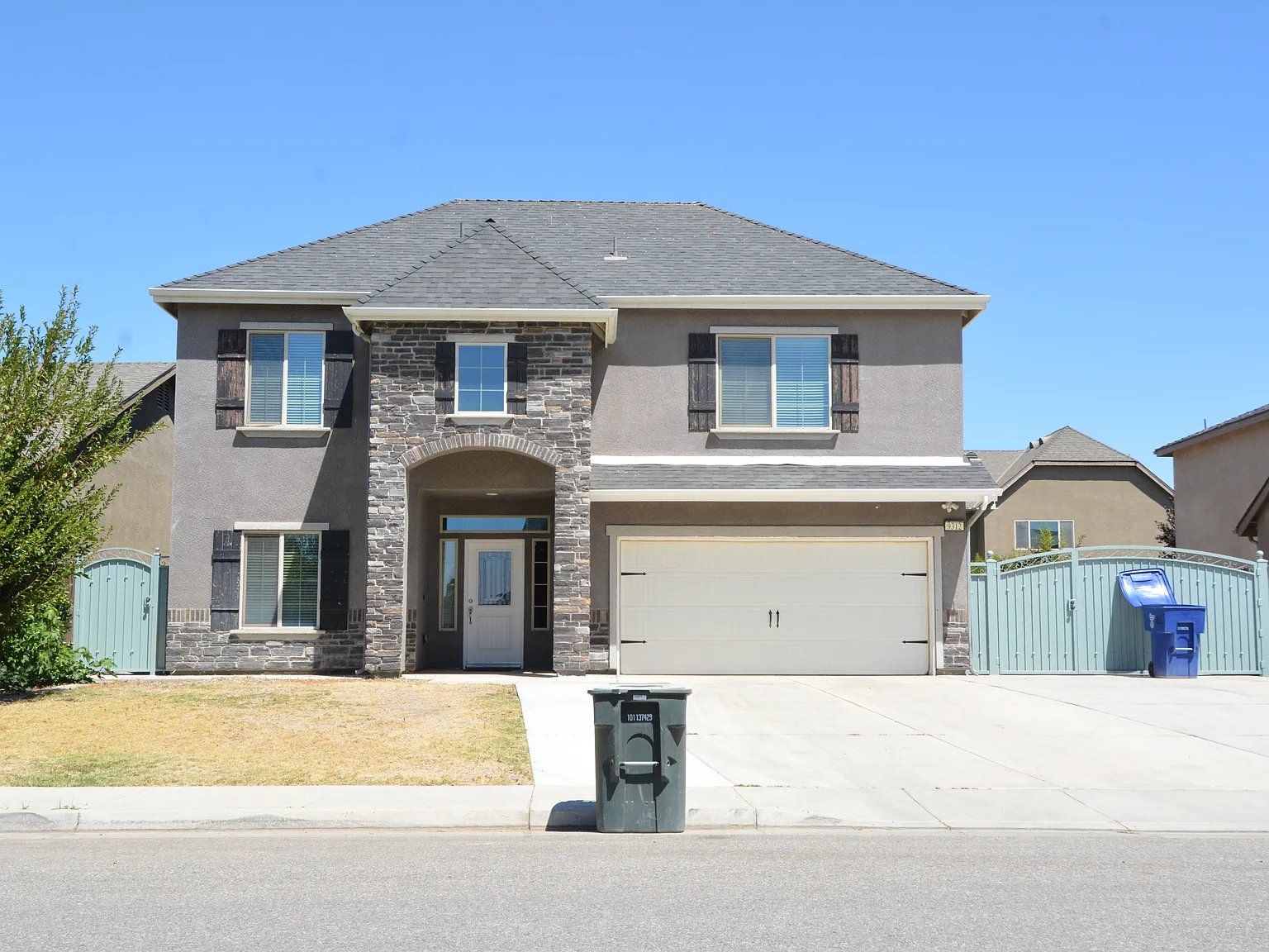 4 bed, 3.5 bath, 2972 sqft, $3,500 — Photo 1