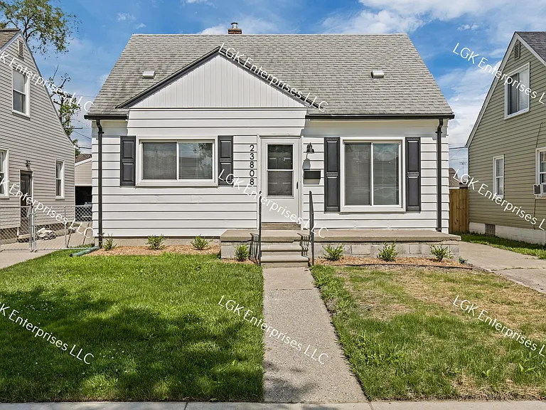 23808 Harding Ave — Photo 1