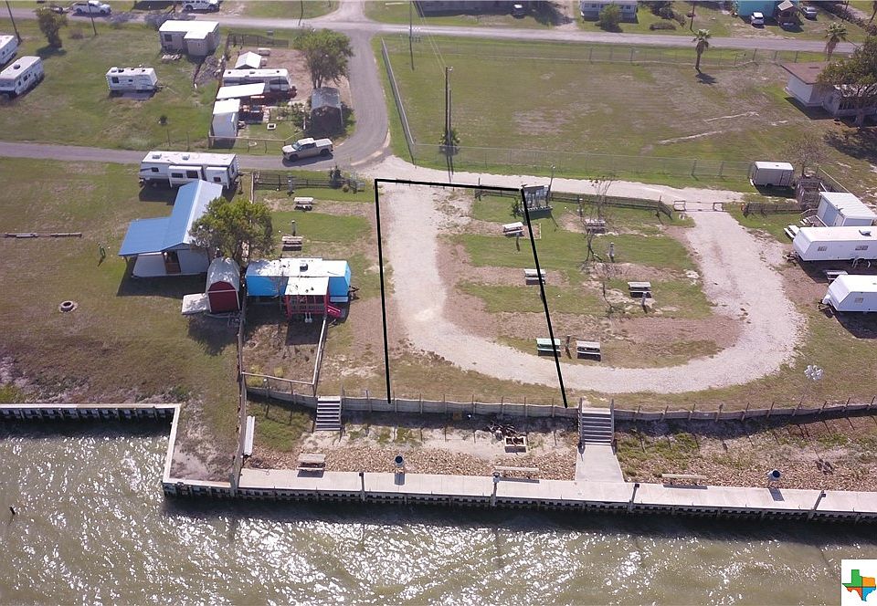 1st image of 3 Bayfront Ln
