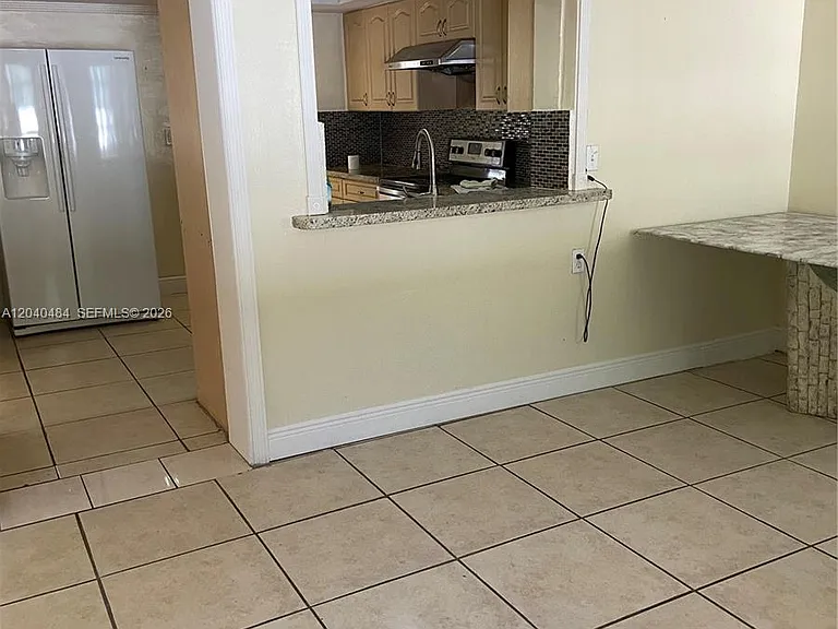 800 NW 76th Ave — Photo 6