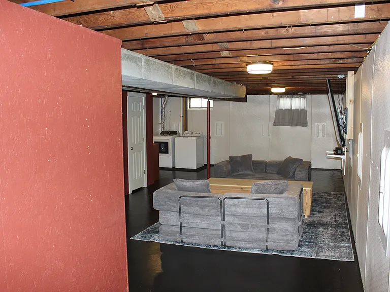 128 S Clark St — Photo 37