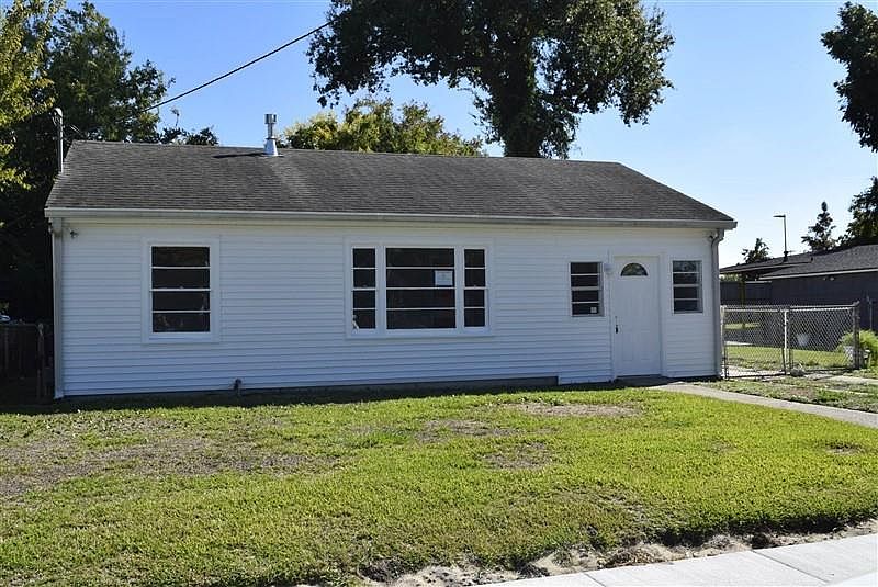 1st image of 4416 Stephen Girard Ave