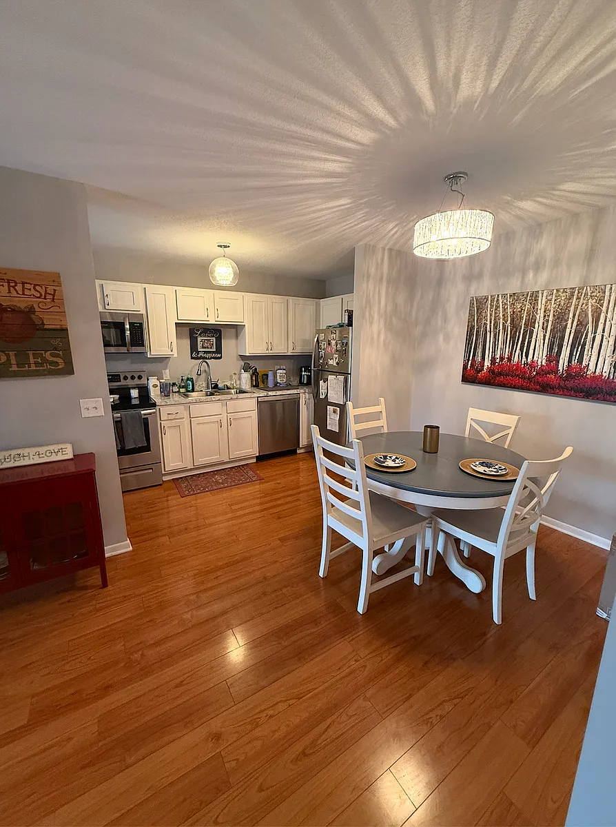 Building Photo - 4100 Parklawn Ave #315