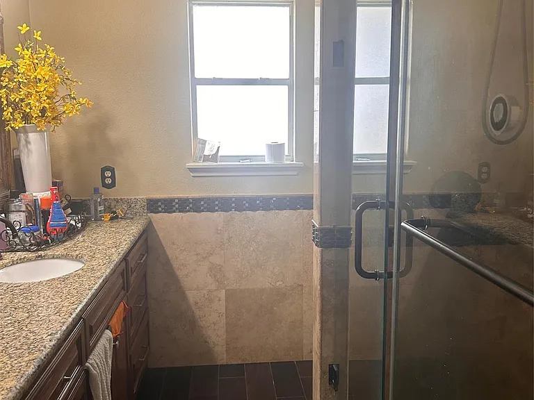 7811 Fall Glen Dr — Photo 9