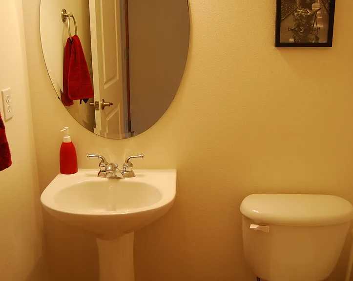 1847 Redwood Dr — Photo 3