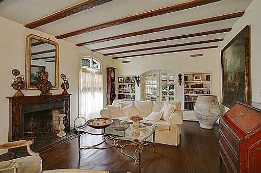 3rd image of 40 Versailles Blvd