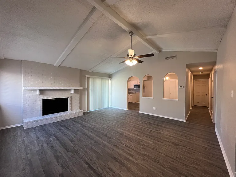 3037 Burning Tree Ln — Photo 3