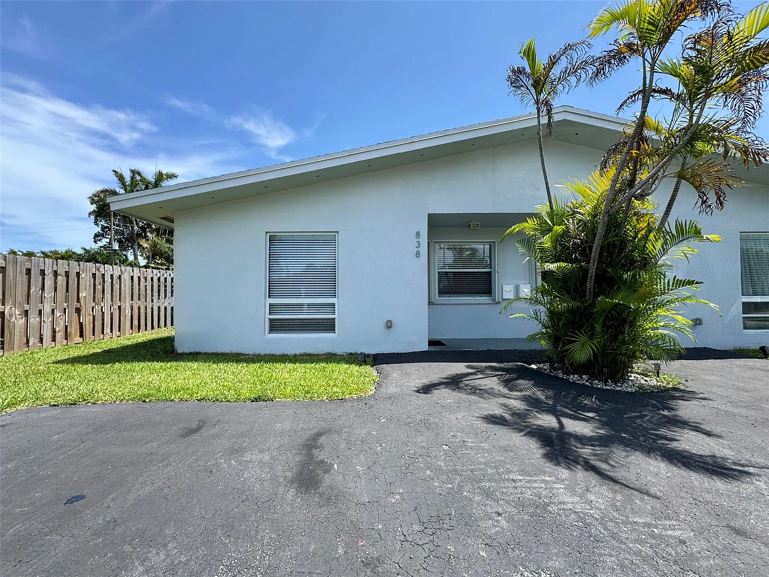 3 bed, 2.0 bath, 1126 sqft, $2,800 — Photo 1