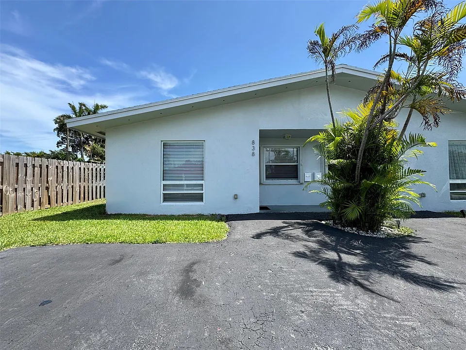 838 SW 14th St