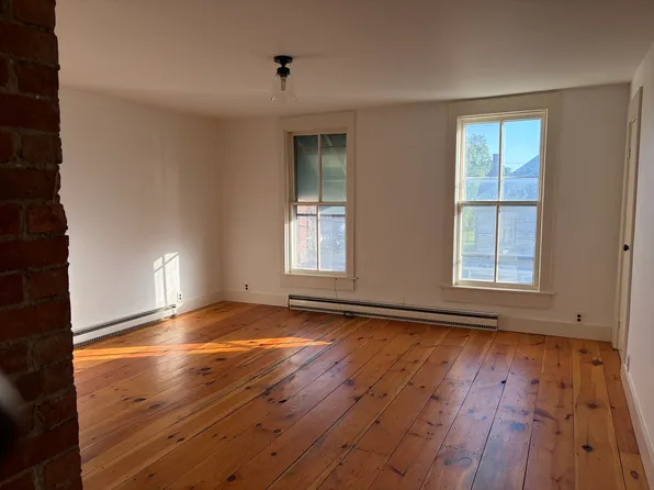 617 State St Floor 2, Hudson, NY 12534
