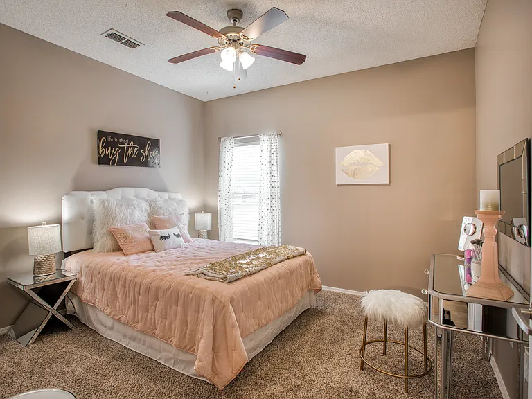 100 Huntley Apartment Dr — Photo 21