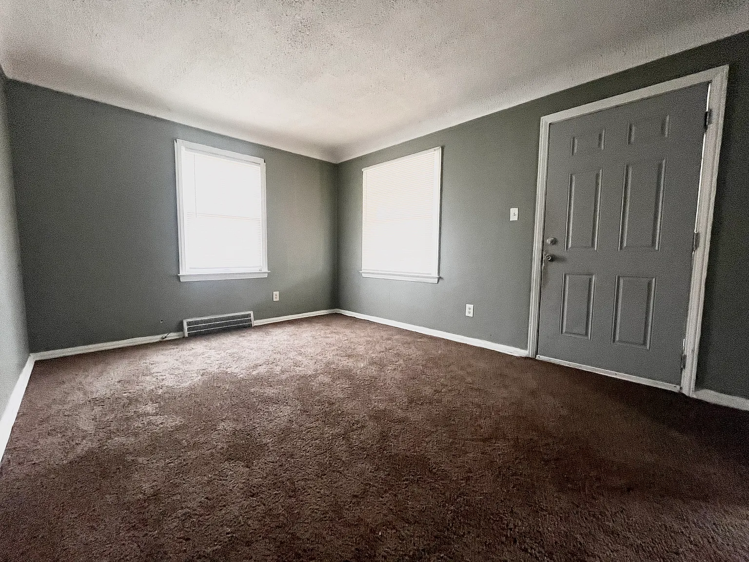 3 bed, 863 sqft, $1,050 — Photo 4
