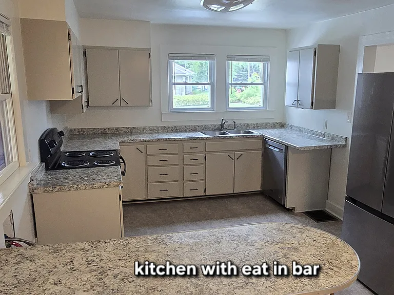11 Sandhurst Dr — Photo 15